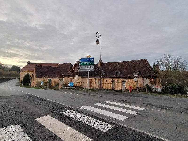 Maison de village - 326 m² - 9 pièces