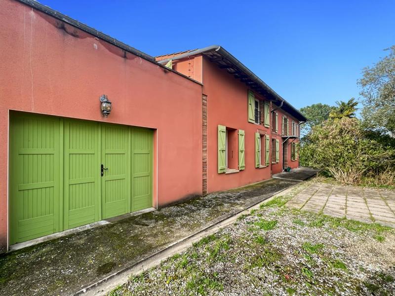 Maison - 257 m² - 10 pièces