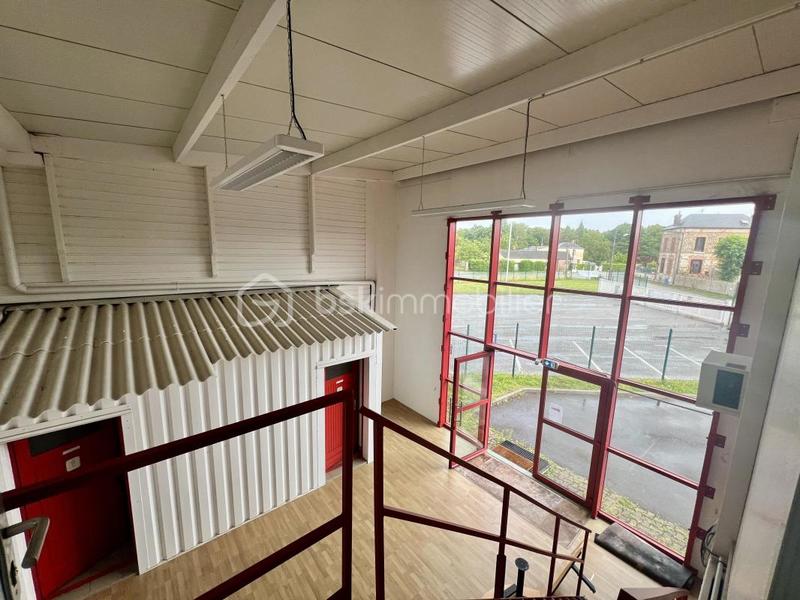 Entrepôt - 811 m² - 7 pièces