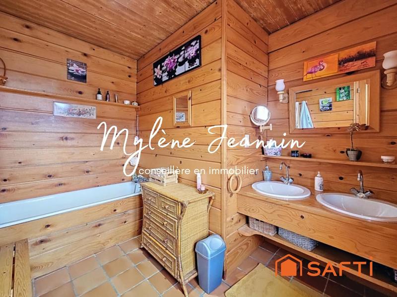 Maison - 238 m² - 7 pièces