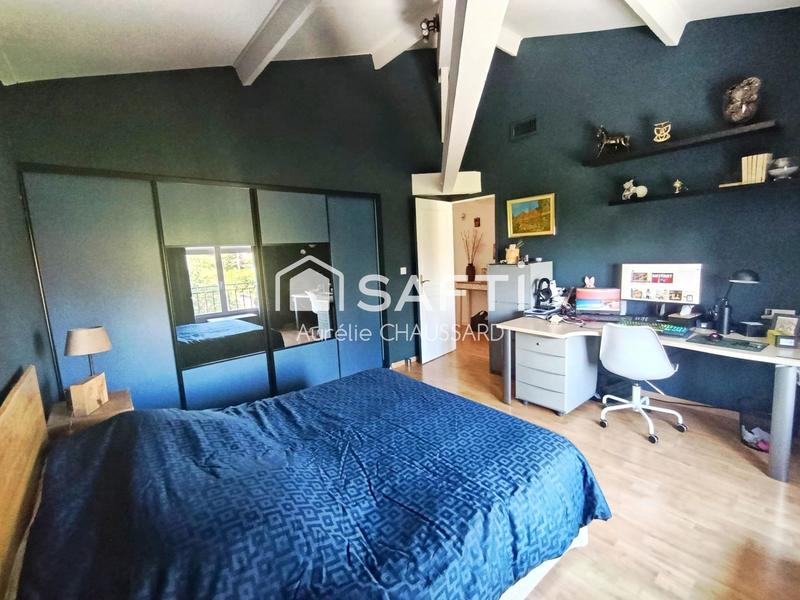 Maison - 220 m² - 7 pièces