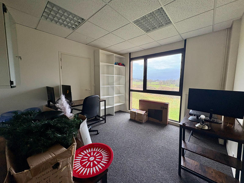 Bureau - 131 m² - 7 pièces