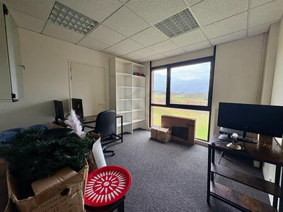 Bureau - 131 m² - 7 pièces