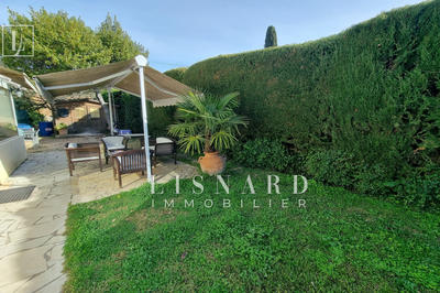 Maison - 262 m² - 10 pièces