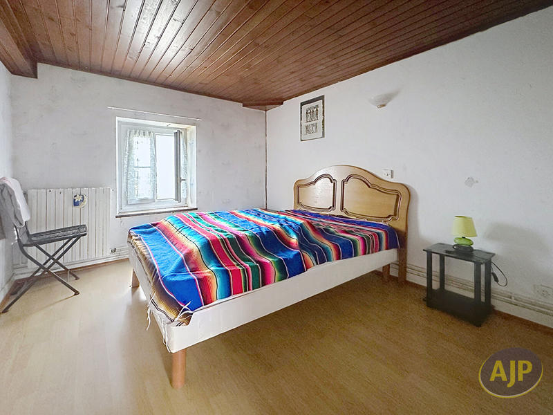 Maison - 220 m² - 9 pièces