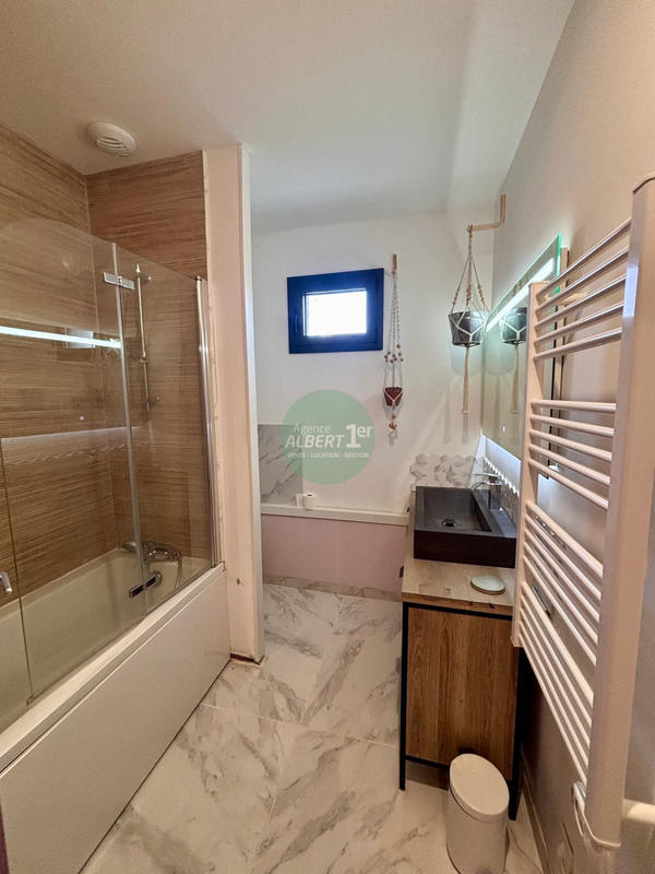 Maison - 111 m² - 4 pièces