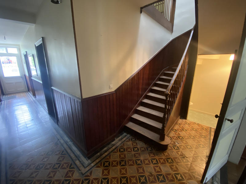 Maison - 230 m² - 10 pièces