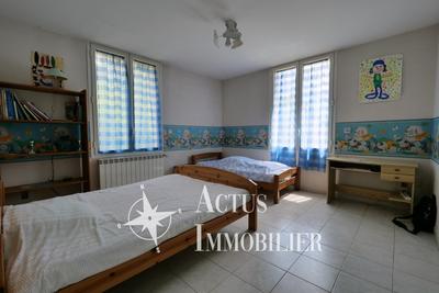 Maison - 125 m² - 5 pièces