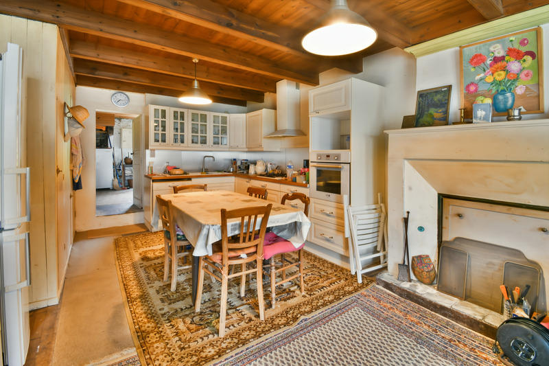 Propriété - 250 m² - 9 pièces