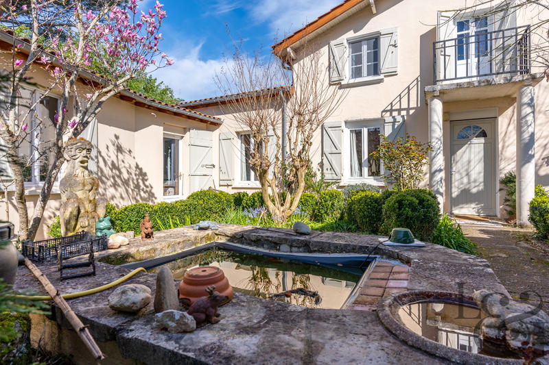 Maison - 206 m² - 7 pièces