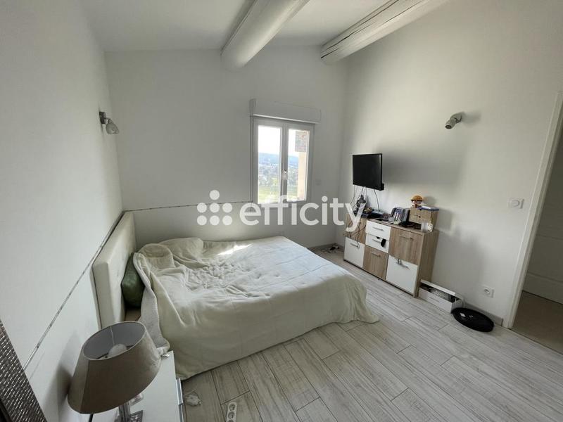 Maison - 240 m² - 11 pièces