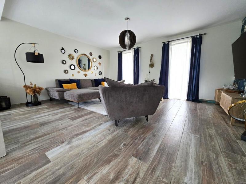 Maison - 145 m² - 8 pièces