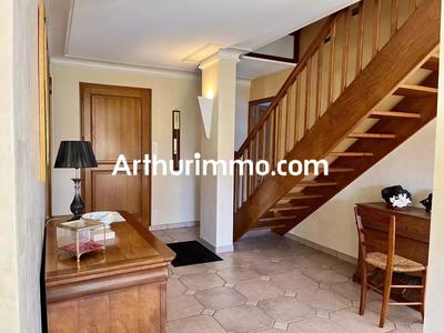 Maison - 197 m² - 6 pièces