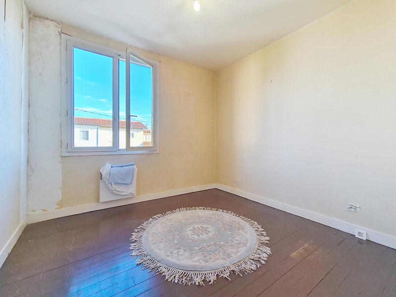 Maison - 99 m² - 5 pièces