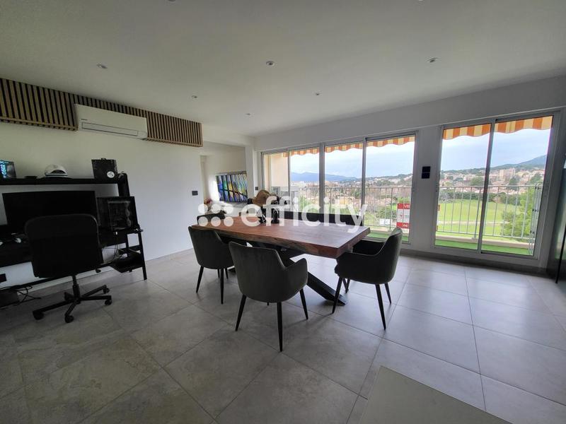 Appartement - 76 m² - 4 pièces