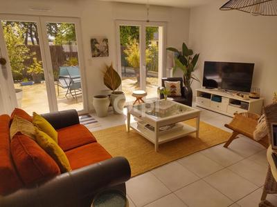 Maison - 99 m² - 4 pièces