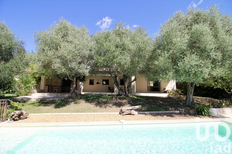 Maison - 225 m² - 5 pièces