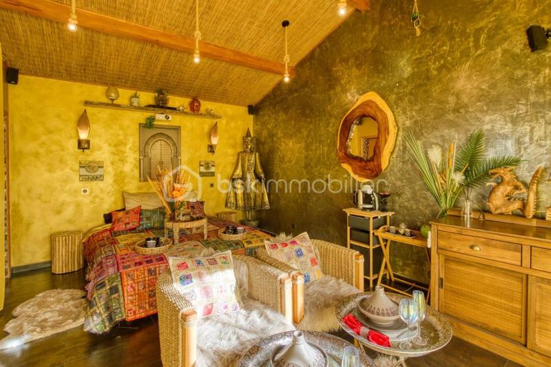 Villa - 254 m² - 10 pièces