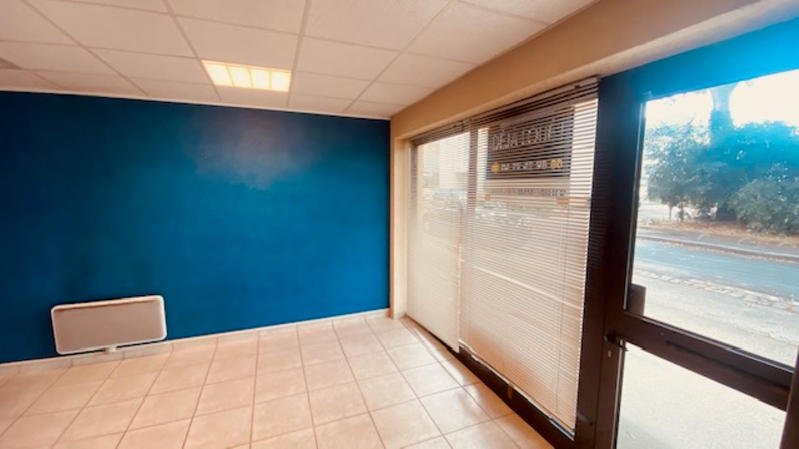 Local commercial - 78 m² - 4 pièces