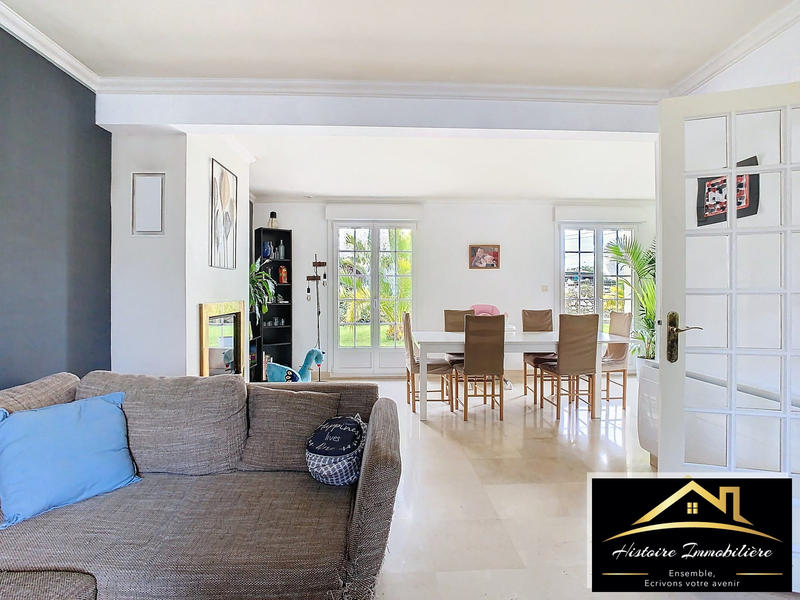 Maison traditionnelle - 125 m² - 8 pièces