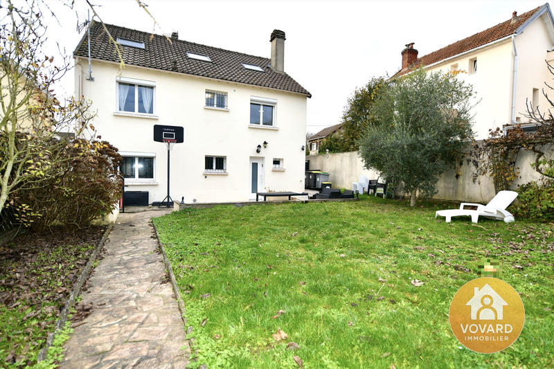 Maison - 156 m² - 9 pièces