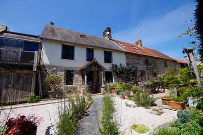 Maison - 237 m² - 8 pièces