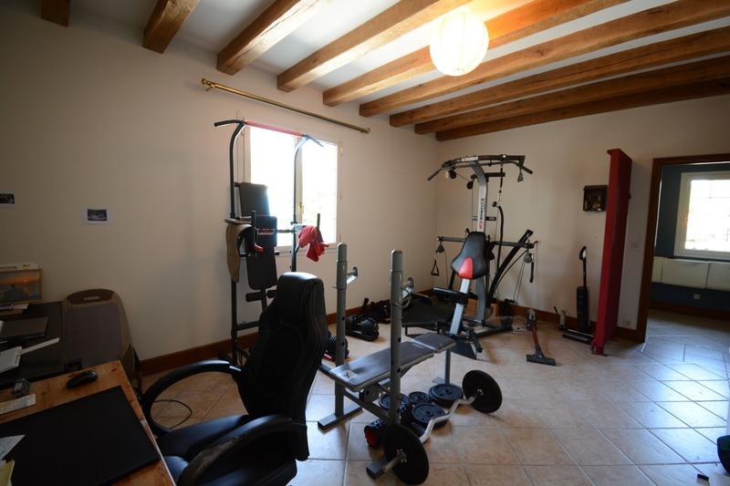 Maison - 221 m² - 7 pièces
