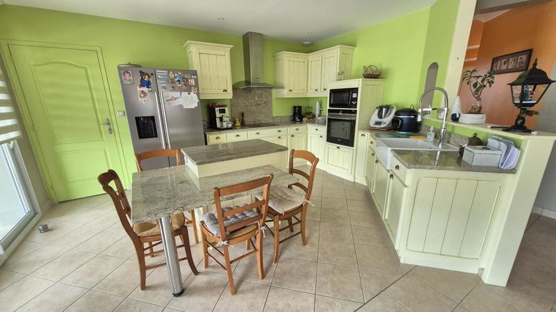 Maison - 227 m² - 6 pièces