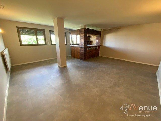 Maison - 199 m² - 7 pièces