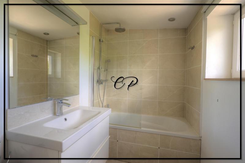 Maison - 234 m² - 7 pièces