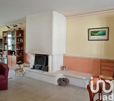 Maison - 232 m² - 10 pièces