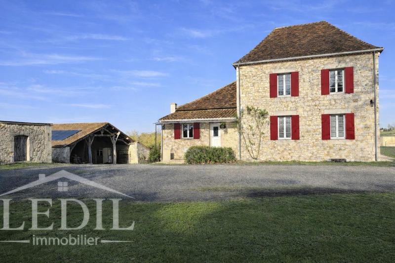 Maison - 220 m² - 7 pièces