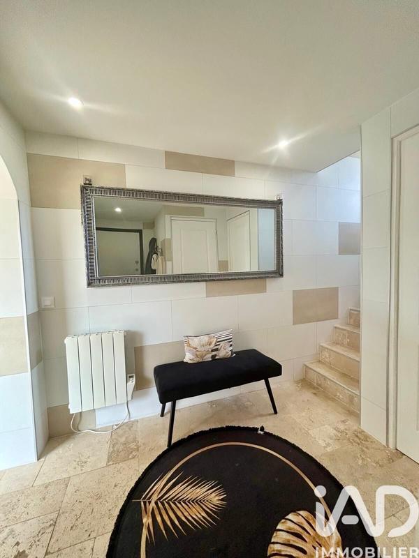 Maison - 242 m² - 7 pièces