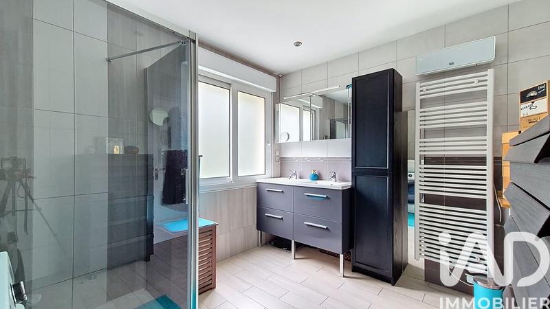 Maison - 195 m² - 6 pièces