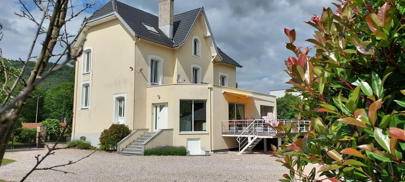 Maison - 210 m² - 7 pièces