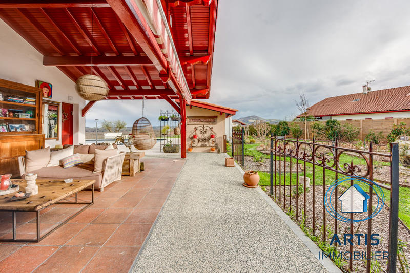 Maison - 185 m² - 7 pièces