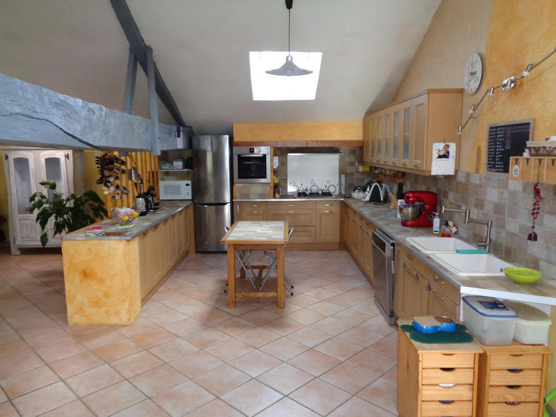 Maison traditionnelle - 270 m² - 7 pièces