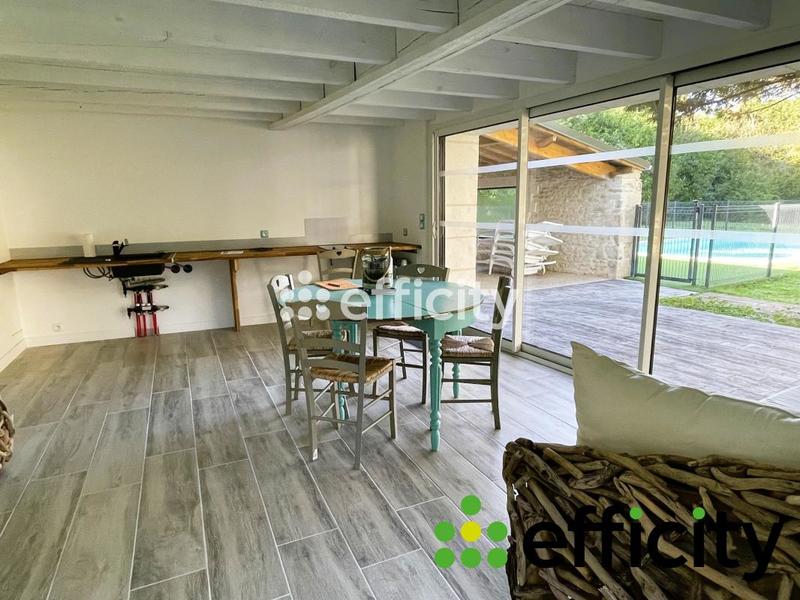 Maison de village - 360 m² - 10 pièces