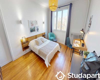 Chambre - 100 m² - 1 pièce