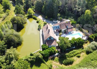 Maison - 199 m² - 7 pièces