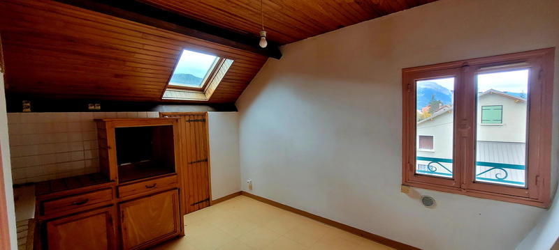 Maison - 210 m² - 12 pièces