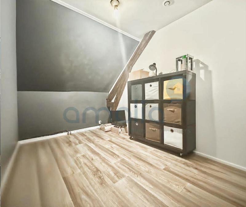 Maison - 215 m² - 9 pièces