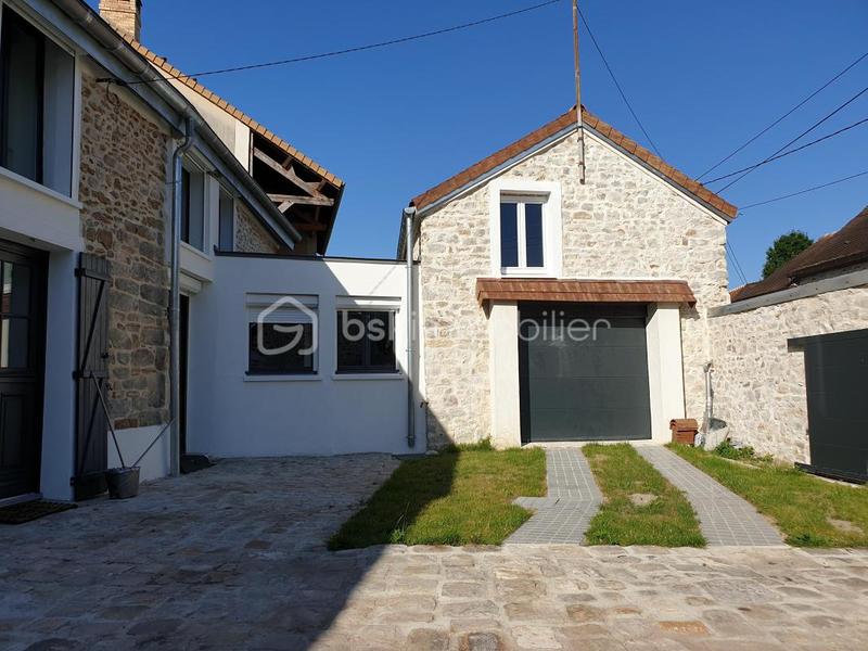 Maison - 230 m² - 8 pièces
