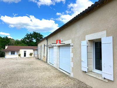 Maison - 400 m² - 12 pièces