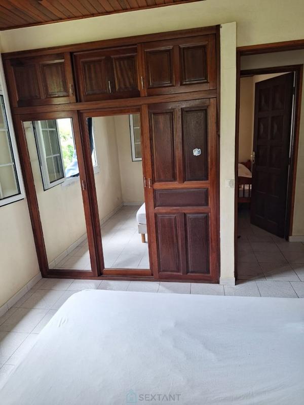 Maison - 216 m² - 6 pièces