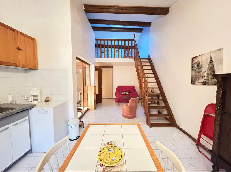 Maison - 280 m² - 8 pièces