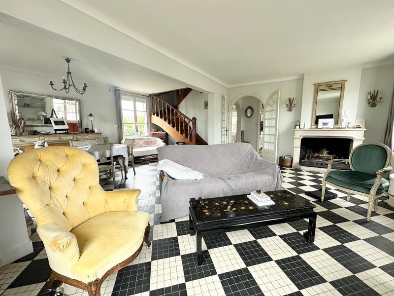 Maison - 136 m² - 6 pièces