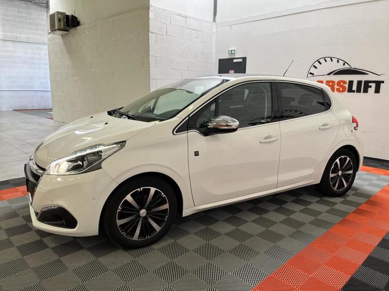 Peugeot 208 Phase 2 1.2 Puretech 110 Ch Eat6 Tech Edition Toit Panoramique - Garantie 6 mois