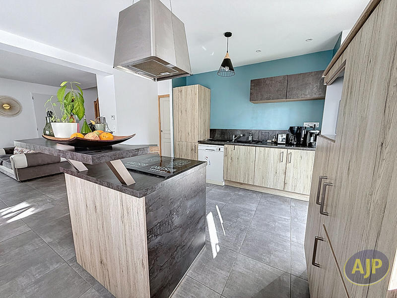 Maison - 110 m² - 6 pièces