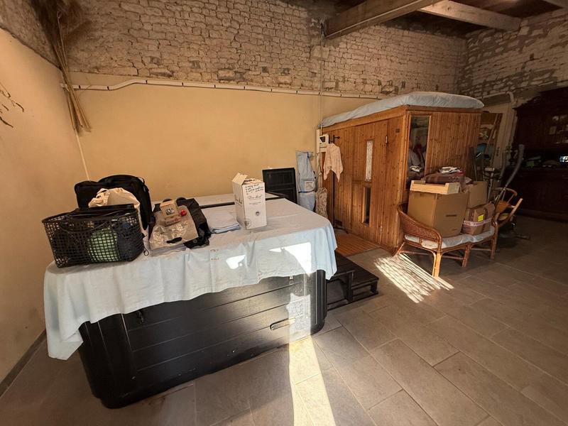 Maison - 240 m² - 10 pièces